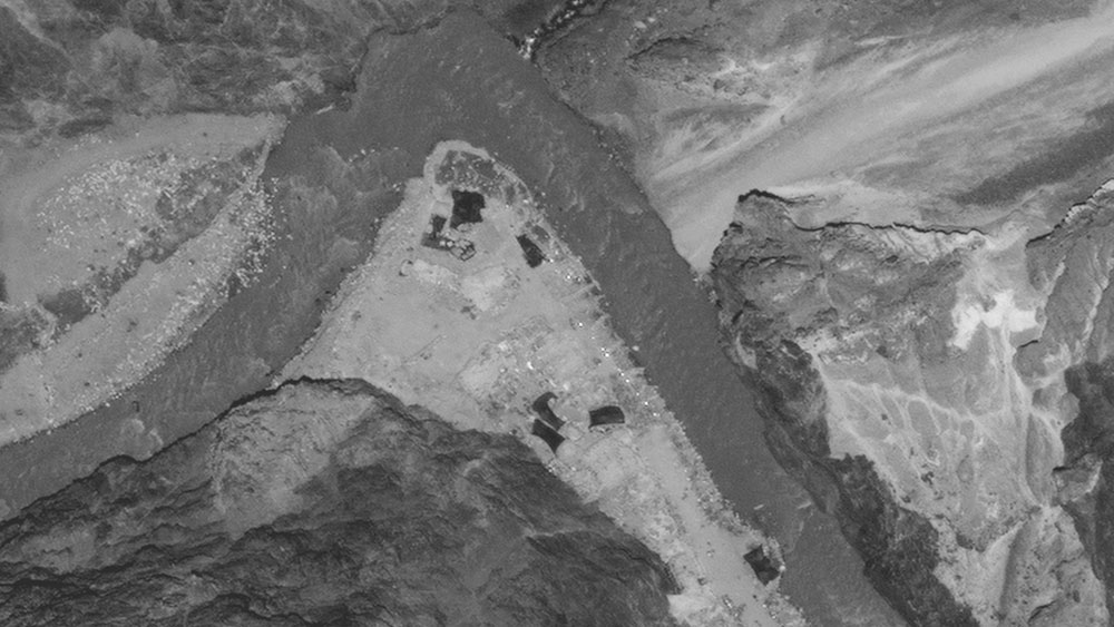 এর পরেই সম্প্রতি জানা গেল, পূর্ব লাদাখে গলওয়ানের পরেও একই রকম ভাবে পর পর অন্তত দু’বার চিনের সেনার চূড়ান্ত আগ্রাসী মনোভাবের মোকাবিলা করতে সফল হয়েছে ভারতীয় সেনা।