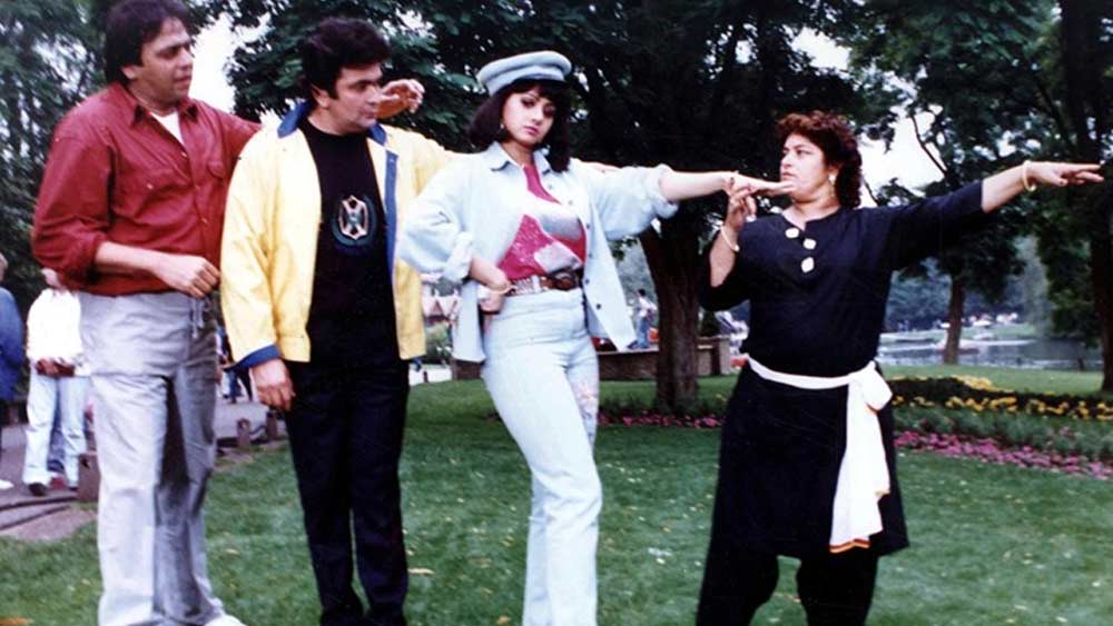 রাজি না হয়ে উপায়ও ছিল না। ইতিমধ্যে তার বাবা মারা গিয়েছেন। সংসারে উপার্জনক্ষম একমাত্র নির্মলা। সে সময় বলিউডে প্রথম সারির কোরিয়োগ্রাফার ছিলেন বি সোহনলাল সাউথ এবং তাঁর ভাই হীরালাল।