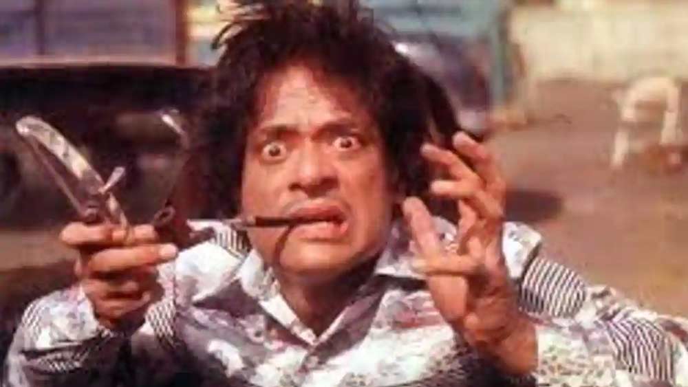 এক জন এসে জানতে চাইলেন ইশতিয়াক সিনেমায় কাজ করবে কি না! কিন্তু নুন আনতে পান্তা ফুরনো ঘরের ছেলে জানতই না সিনেমা জিনিসটা আদপে কী! সে শুধু শুনল সেখানে কাজ করলে তিন টাকা মজুরি পাওয়া যাবে।