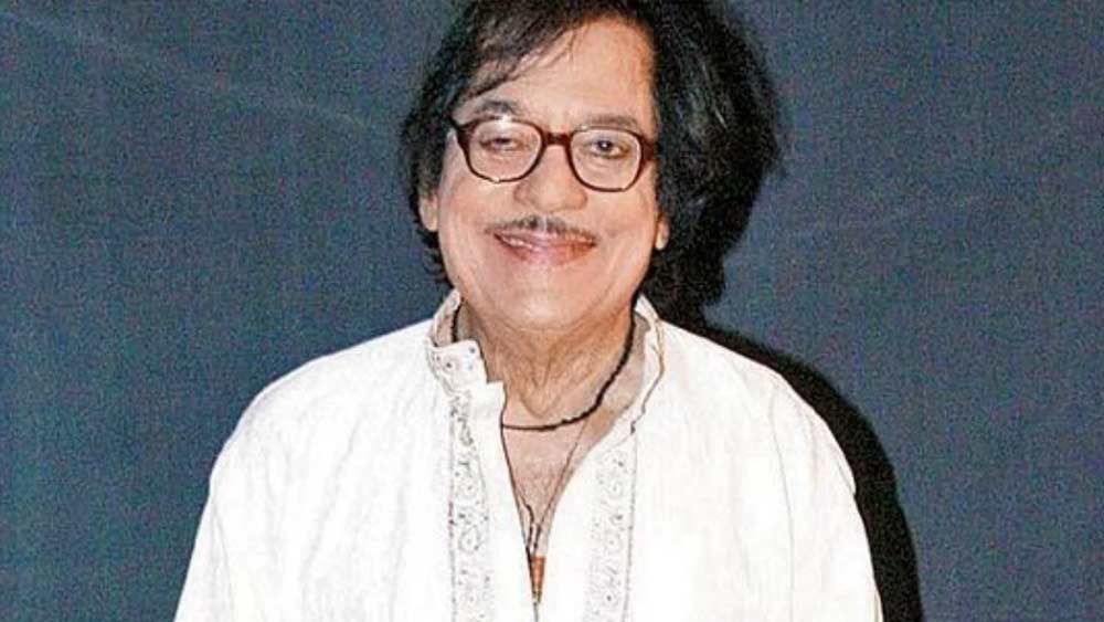 ফণী মজুমদারের পরিচালনায় এই ছবিতে নায়ক কিশোরকুমারের শৈশবের অংশে অভিনয় করেছিল ইশতিয়াক। ছবিতে ছিল আর এক জন শিশুশিল্পীও। তার নাম আশা পারেখ।