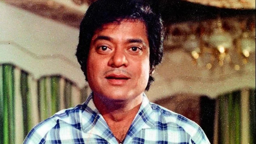 ধোবি ডক্টর’ দেখে ইশতিয়াককে পছন্দ হয় পরিচালক বিমল রায়ের। তাঁর ‘দো বিঘা জমিন’ ছবিতে বুট পালিশওয়ালা লালু ওস্তাদের ভূমিকায় দেখা গেল ইশতিয়াককে। তত দিনে অবশ্য তাঁর ফিল্মি নাম হয়ে গিয়েছে জগদীপ। এই পরিচয়েই পরবর্তী কয়েক দশক তিনি মাতিয়ে রাখেন বলিউডকে।