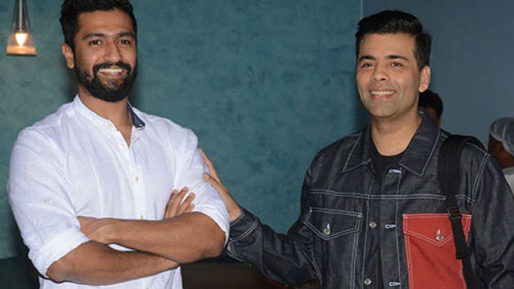 ইন্ডাস্ট্রির উঠতি তারকাদের বেশ ঘনিষ্ঠ কর্ণ। ভিকি কৌশলকে দেখুন! ‘গ্যাংস অব ওয়াসেপুর’-এর অ্যাসিন্ট্যান্ট ডিরেক্টর ভিকিকে ‘লবসব তে চিকেন খুরানা’ বা ‘বম্বে ভেলভেট’-এ দেখা গিয়েছে ছোটখাটো রোলে। সেখান থেকে এই মুহূর্তে বলিউডের নজরকাড়া অভিনেতাদের মধ্যে থাকা নাকি ভিকিকে নাকি কাছে টেনে নেন কর্ণই।