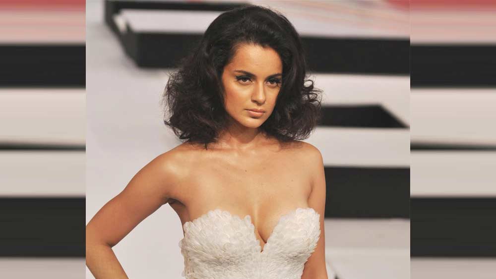 সলমন খানের ‘সুলতান’-এ চরিত্রের ওজন না থাকায় সেই প্রস্তাব ফিরিয়ে দিয়েছেন বলে দাবি করেন কঙ্গনা। আবার কখনও বলেছেন, শাহরুখ ও তাঁকে নিয়ে ছবি বানাতে চান সঞ্জয় লীলা ভন্সালী। কিন্তু তিনি মত দেননি।