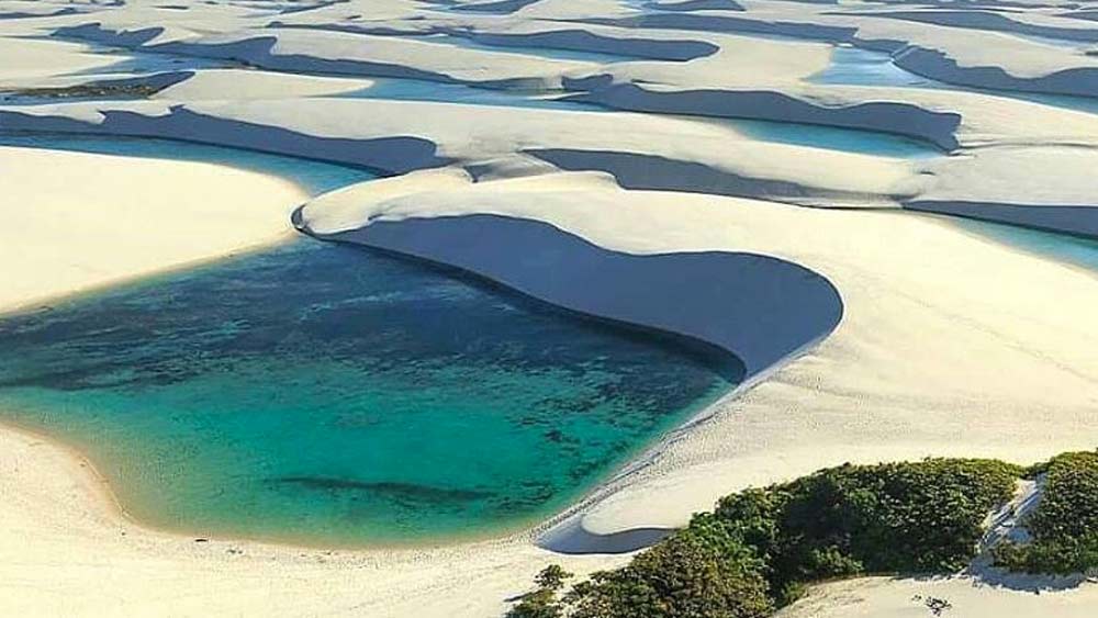 কিন্তু বর্ষা আসতেই বিপুল পরিবর্তন ঘটে যায় এই এলাকার। বর্ষায় প্রচুর বৃষ্টিপাত বদলে দেয় মরু অঞ্চলের প্রকৃতি।