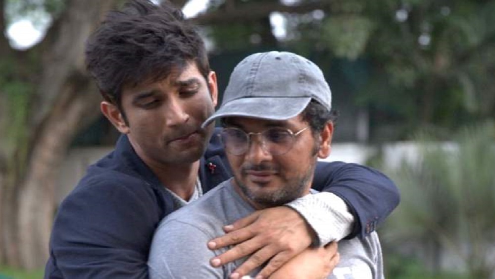 তাই বছর দু’য়েক আগে ‘দ্য ফল্ট ইন আওয়ার স্টার্স’ বইটি অবলম্বনে ছবি করতে চান বলে সুশান্তকে জানান মুকেশ। চিত্রনাট্য না শুনেই তাঁকে মুহূর্তের মধ্যে হ্যাঁ বলে দেন সুশান্ত। তাই প্রযোজক খুঁজে পাওয়ার আগেই ছবির নায়ক পেয়ে যান মুকেশ।