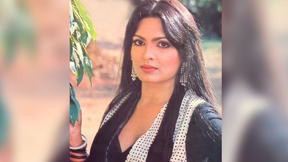 মাসকট যাওয়ার পথে দুবাই বিমানবন্দরে তাঁর হাতে আসে ‘টাইম’ পত্রিকার একটি সংখ্যা। পত্রিকায় হিন্দি ছবির উপরে একটি নিবন্ধে পড়েন বব ক্রিস্টো। লেখার সঙ্গে ছিল পরভিন ববির ছবি। তাঁর সঙ্গে দেখা করবেন বলেই বব ভারতে চলে আসেন। মুম্বইয়ে যখন তিনি পা রাখেন, তখন কাউকেই চিনতেন না। শুধু হিন্দি ছবি এবং পরভিনের টানে বব সেই শহরে চলে এসেছিলেন।