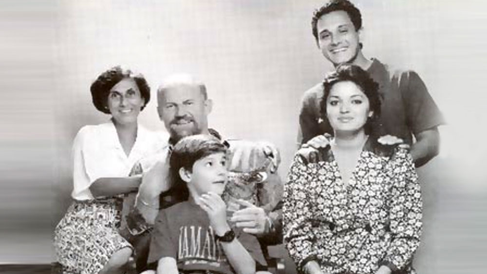 প্রয়াত বব ভারতে রেখে যান তাঁর দ্বিতীয় স্ত্রী নার্গিস, দুই ছেলে এবং অসংখ্য ভক্তকে। নার্গিসেরও এটা দ্বিতীয় বিয়ে ছিল। তাঁর প্রথম পক্ষের ছেলেকেও আপন করে নিয়েছিলেন বব। পরে তাঁর এবং নার্গিসেরও একটি ছেলে হয়।