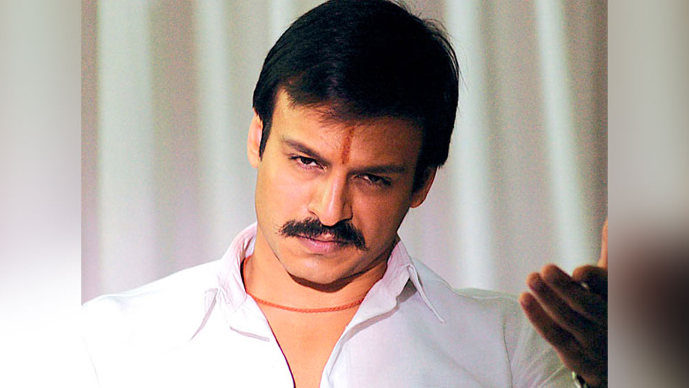 বলিউডে তাঁর কেরিয়ারের সূত্রপাত ছিল উল্কার বেগে। কিন্তু আচমকাই হারিয়ে গেলেন তিনি। ইন্ডাস্ট্রিতে বহিরাগত না হয়েও প্রত্যাশাপূরণের কাছে পৌঁছতে পারেননি অভিনেতা সুরেশ ওবেরয়ের ছেলে।