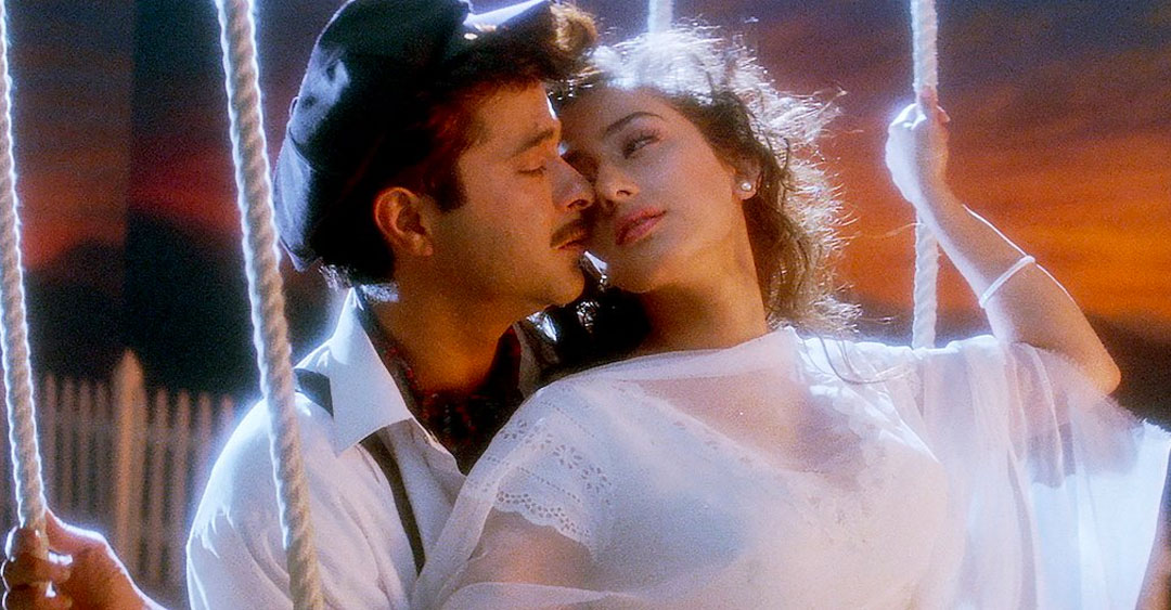 ১৯৯১ সালে নিজের ছবি ‘১৯৪২ এ লভ স্টোরি’-র জন্য নায়ক নায়িকা ঠিক করছিলেন পরিচালক বিধুবিনোদ চোপড়া। অগস্ট আন্দোলনের পঞ্চাশ বছর পূর্তি উপলক্ষে এই ছবি মুক্তি পাওয়ার কথা ছিল ১৯৯২-এ।