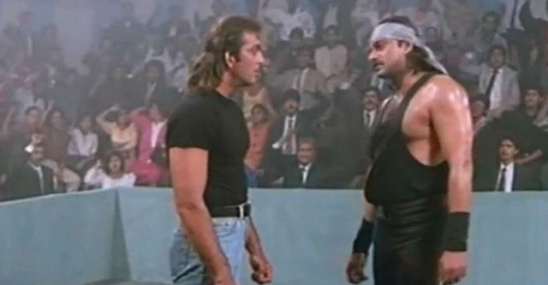 ১৯৮৭ সালে মহেশ আবার বিয়ে করেন। তাঁর দ্বিতীয় স্ত্রী এরিকা ডি’সুজা ছিলেন মিস ইন্ডিয়া ইন্টারন্যাশনাল। তাঁদের একমাত্র ছেলের নাম ছিল ত্রিশূল। ছেলে হওয়ার পরই মহেশকে ছেড়ে চলে যান এরিকা। ছেলের নামও পাল্টে রাখেন ‘অ্যান্থনি’।