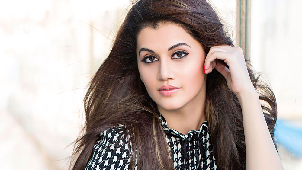 কাজের ক্ষেত্রে বহু বার বিতর্কে জড়িয়েছেন তাপসী। তবে বিতর্কিত হওয়াকে ভয় পান না তিনি। মনে করেন, বিতর্ক সফল কেরিয়ারের অঙ্গ। অনেকেই তাঁকে ‘সমস্যাবহুল’ মনে করেন। এই বিশেষণেও আপত্তি নেই নায়িকার।