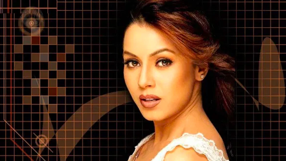 নিজের দাবিকে জোরালো করতে পরিচালক নাকি মিথ্যাভাষণ করেছিলেন। বলেছিলেন, তাঁর সঙ্গে মহিমার বিশেষ চুক্তি রয়েছে। তার শর্তসাপেক্ষে মহিমার সঙ্গে কাজ করতে হলে আগে তাঁর সঙ্গে কথা বলতে হবে। নইলে চুক্তির শর্তভঙ্গ হবে।