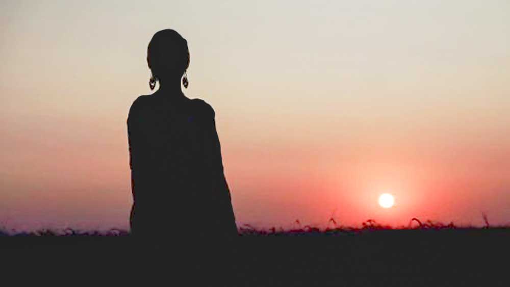 ফলে সহজেই পৌঁছতে পেরেছিলেন অভীষ্ট গন্তব্যে। সন্ধান নিতে পেরেছিলেন সেহমতের। তা ছাড়া তিনি নিজে দীর্ঘদিন ছিলেন ভারতীয় নৌবাহিনীর গুরুত্বপূর্ণ পদে। ফলে সব মিলিয়ে তিনি বুঝতে পেরেছিলেন, মালেরকোটলার বাসিন্দা কাশ্মীরি মহিলা যা বলেছেন, তা ভুল বা মিথ্যে নয়। (ছবি: শাটারস্টক)