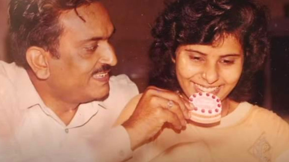 ভারতে প্রথম মহিলা হিসেবে ‘শৌর্যচক্র সম্মান’-এ ভূষিত হন গুঞ্জন সাক্সেনা। কিন্তু লখনউয়ের রাজপথ থেকে এই সম্মান অবধি পৌঁছনো ছিল বন্ধুর। উধমপুর সেনা ক্যাম্পে  মহিলাদের জন্য উপযুক্ত শৌচাগার পর্যন্ত ছিল না তখন।