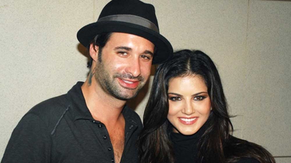 ড্যানিয়েল গত জন্মদিনেও সানিকে বলেছিলেন, “আমার দেখা সবচেয়ে সুন্দর মানুষ তুমি। সারা জীবন নিজের জন্য নয়, অন্যের জন্য ভাবতে দেখেছি তোমাকে। এই জার্নিতে আমি তোমার পাশে রয়েছি।” কিন্তু তাঁদের এমন প্রেমের সূত্রপাতই বা কী ভাবে।