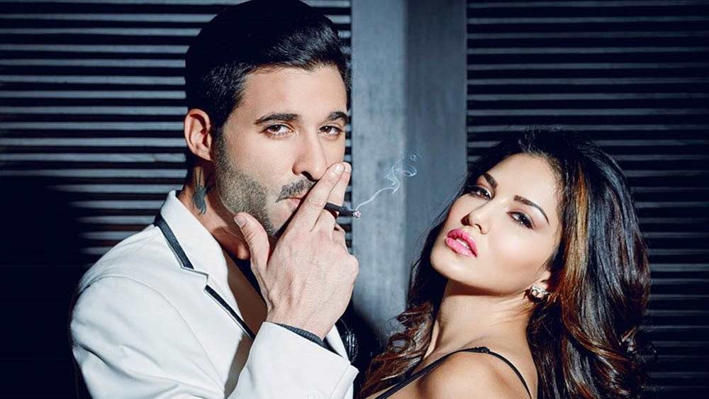 ৩ ঘণ্টা কথা বলার পর সানির মনে হয়েছিল, বহু বছর ধরে যেন চেনেন ড্যানিয়েলকে। কোনও খাবার অর্ডার করতেও নাকি ভুলে গিয়েছিলেন তাঁরা। শুধু ওয়াইন পান করেছিলেন দু’জনে। প্রথমে পরস্পরকে চিনতে চেয়েছিলেন তাঁরা।