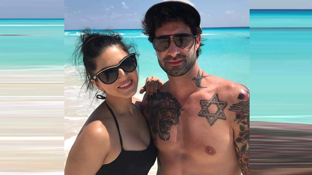 বাক্সের মধ্যে লেখা ছিল, ভালবাসা-সহ ড্যানিয়েল। সেই সময় ড্যানিয়েল জানান, সানির জন্য তাঁর কাছে একটা আংটিও রয়েছে। তার পরই সানির অনামিকায় আংটি পরিয়ে দেন ড্যানিয়েল। বলিউডের বেশ কয়েকটি সংবাদমাধ্যম  ও পত্রপত্রিকায় প্রকাশ, সানি বলেছেন, এই গোটা ঘটনাটাই নাকি ঘটেছিল তাঁদের অত্যন্ত ঘনিষ্ঠ মুহূর্তে।