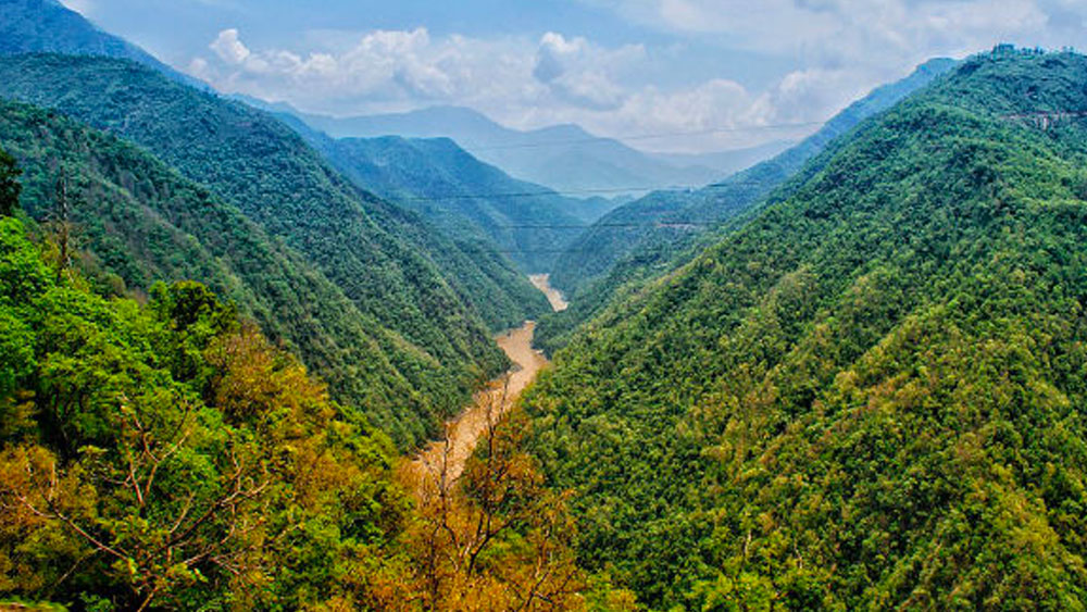 আত্মনির্ভরতার চর্চা দেশে নতুন কিছু নয়। দেশের অনেক জায়গাতেই এর চর্চা রয়েছে। এই আত্মনির্ভরতার প্রকৃত নিদর্শন বহন করে চলেছে মধ্যপ্রদেশের আদিবাসীদের এক গ্রাম।