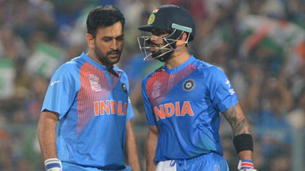 খেলার সুবাদে চাকরি পেয়েছিলেন ভারতীয় রেলে। খড়গপুর স্টেশনে দু’বছর ছিলেন টিকিট পরীক্ষকের দায়িত্বে। সহকর্মীরা তাঁকে চিনতেন সৎ ও পরিশ্রমী হিসেবে। টিটিই-র কালো কোট থেকে টিম ইন্ডিয়ার নীল জার্সির যাত্রাপথে বার বার তিনি বিস্মিত করেছেন বাকিদের।