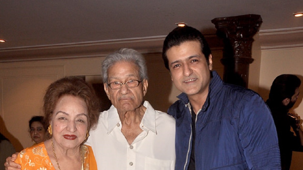 আরমানের বাবা পরিচালক রাজকুমার কোহালি। তিনি ‘লুটেরা’, ‘নাগিন’, ‘রাজতিলক’-এর মতো হিট হিন্দি ছবি উপহার দিয়েছেন। আরমানের মা নিশি হিন্দি এবং পঞ্জাবি ছবিতে এক সময় চুটিয়ে অভিনয় করেছেন। দারা সিংহের বিপরীতে ‘লুটেরা’ ছবিতে নায়িকা ছিলেন তিনি। সেখান থেকেই প্রেম এবং বিয়ে রাজকুমার-নিশির।