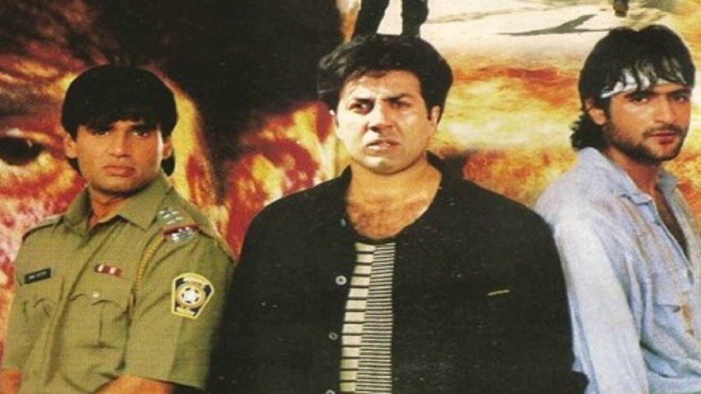 ১৯৯৭ সালে সুনীল শেট্টি, সানি দেওল এবং আরমানকে নিয়ে ‘কহর’ ছবি তৈরি করেন রাজকুমার কোহলি। সুনীল শেট্টি ও সানি দেওল তখন নিজেদের কেরিয়ারের তুঙ্গে। রাজকুমার কোহালির সঙ্গে ভাল সম্পর্ক ছিল তাঁদের। তাই ওই ছবিতে অভিনয় করতে রাজি হয়ে যান তাঁরা। কিন্তু তাতেও লাভ হয়নি। ছবিটি ফ্লপ হয়।