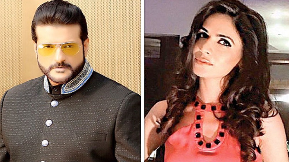 এই সময় আরমানের বিরুদ্ধে পুলিশে অভিযোগ করেন নীরু। পুলিশের হাত থেকে বাঁচতে গা ঢাকা দেন আরমান কোহালি। প্রায় এক সপ্তাহ পর লোনাবালা থেকে আরমানকে গ্রেফতার করে পুলিশ। শোনা যায়, লোনাবালায় এক বন্ধুর ফার্মহাউসে ছিলেন আরমান। সিম কার্ড কিনতে এক বার বাইরে বেরিয়েছিলেন। তখনই তাঁকে গ্রেফতার করে পুলিশ। কিছু দিন জেল খাটার পর জামিনে মুক্তি পেয়ে যান তিনি। পরে মামলার খরচ চালাতে না পেরে আরমানের উপর থেকে মামলা তুলে নেন নীরু।