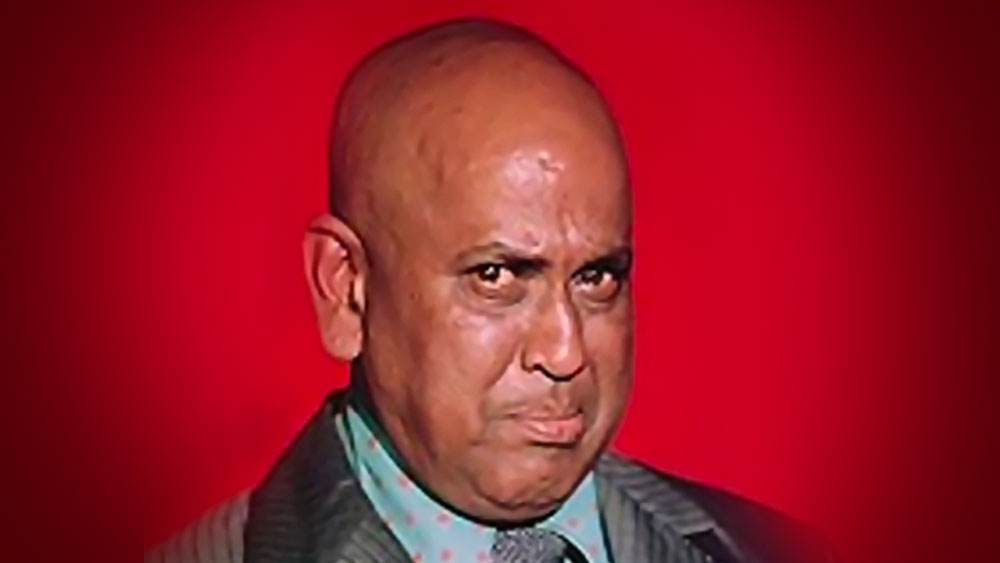 মন্ডন ঠিক করেন, এই ছেলেটিকে নিজের কাছে রেখে প্রশিক্ষণ দেবেন। শুরু হয় এমবি’র বক্সিং কোচিং। বিভিন্ন প্রতিযোগিতাতেও ক্রমশ অংশ নিতে থাকেন তিনি। যেখানে যেতেন সেখান থেকেই আনতেন পুরস্কার। যদিও এই সময়তেও ক্যান্টিনের কাজটা কিন্তু তিনি ছাড়েননি। প্রতি মাসে হাতে পেতেন ৭৫ টাকা।