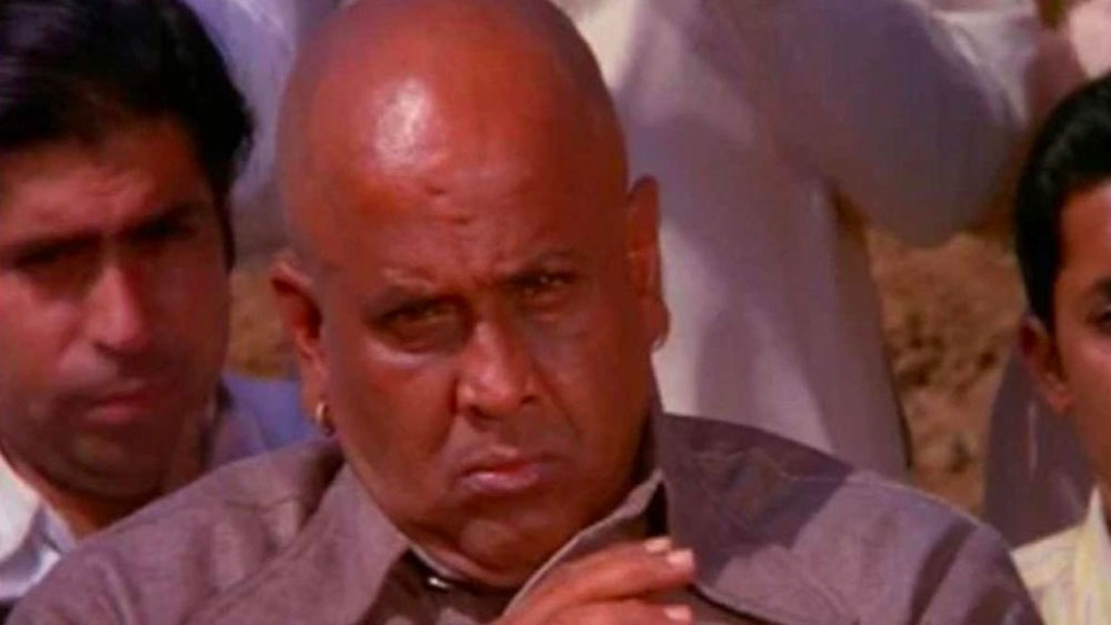 ওই ঘটনার পর থেকেই অবসাদে, কষ্টে, গ্লানিতে ডুবে যেতে থাকেন তিনি। শুরু করেন অস্বাভাবিক মদ্যপান। ক্রমে কাজ কমে আসতে থাকে তাঁর। একসময় বিশাল বিশাল বলিউড পার্টি থ্রো করা এমবি কার্যত পথে বসে যান। ক্রমশ ফুরিয়ে যেতে থাকে তাঁর কেরিয়ার।