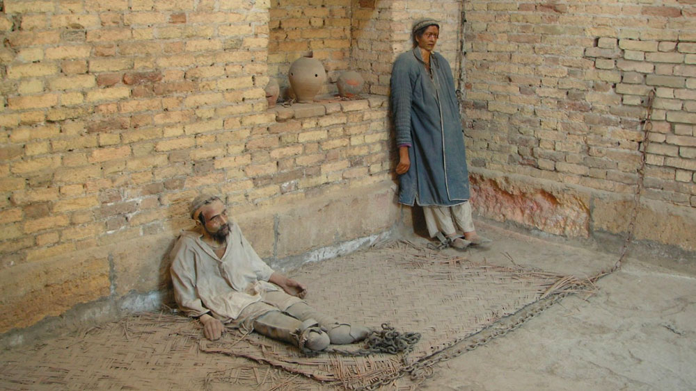 স্টোডার্টকে উদ্ধারের পরিবর্তে তাঁর সঙ্গেই যন্ত্রণাময় জীবনের সঙ্গী হতে হয় কনোলিকে।