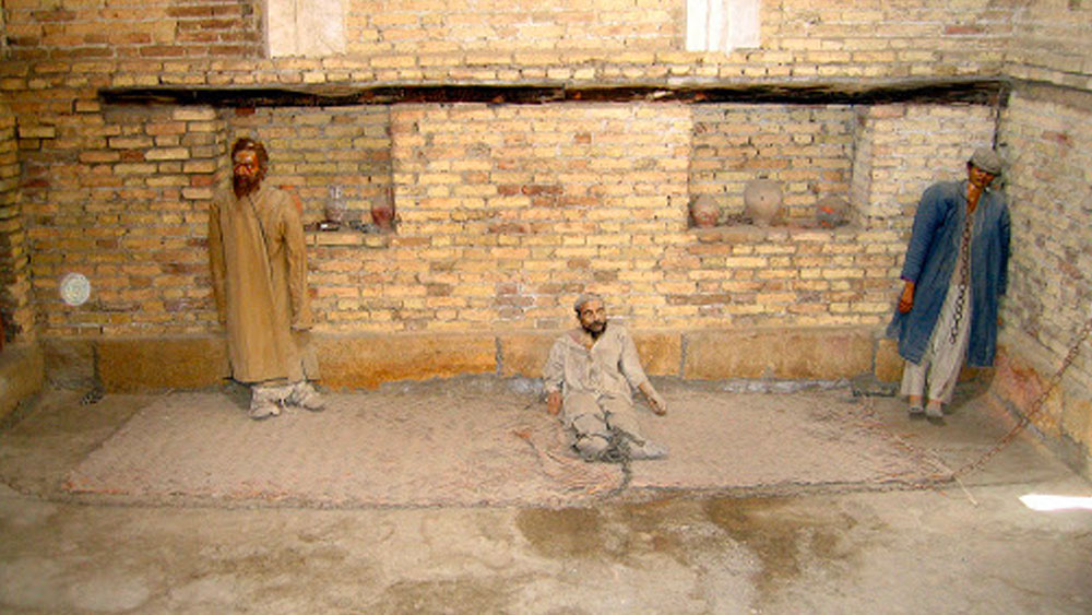 ১৮৪২-এ প্রথম অ্যাংলো-আফগান যুদ্ধের পর ব্রিটেনের সঙ্গে সম্পর্কে উৎসাহ হারান নাসরুল্লা। তখন তিনি স্টো়ডার্ট ও কনোলির মৃত্যুদণ্ডের আদেশ দেন।