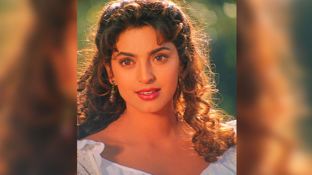 প্রথম থেকেই জুহি চাওলা নিজের মর্জিমাফিক পথ চলতে ভালবেসেছেন। ইচ্ছে হলে তবেই কোনও ছবিতে অভিনয়ের প্রস্তাবে রাজি হয়েছেন। প্রতিষ্ঠা পাওয়ার পরেও স্বচ্ছন্দে কাজ করেছেন নবাগত নায়কদের বিপরীতে।