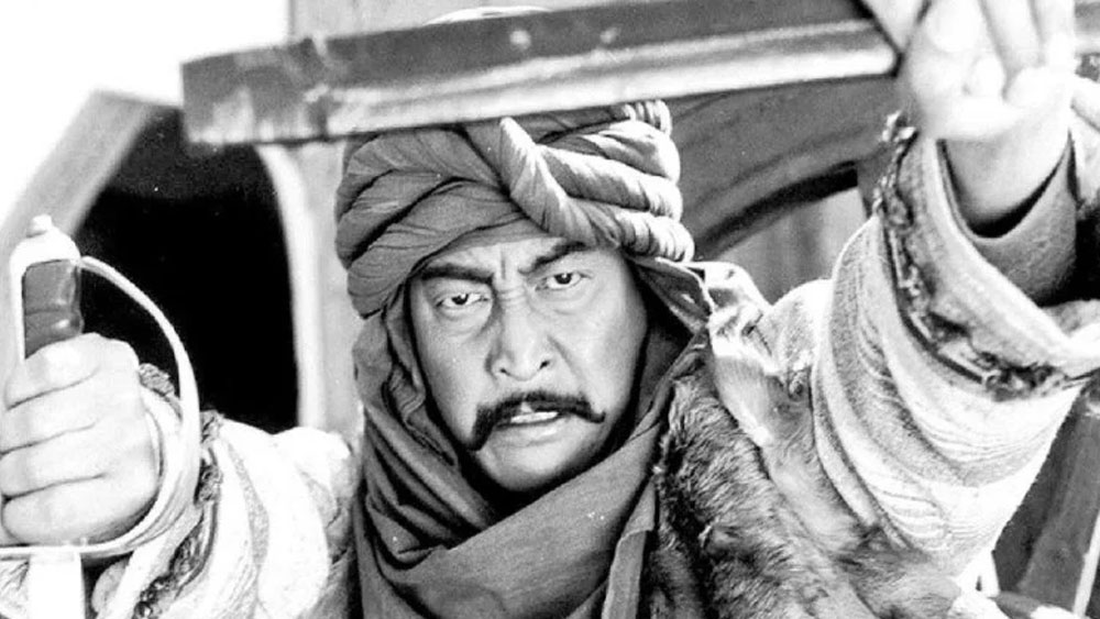 কাজ খুঁজতে খুঁজতে ড্যানির আলাপ হয় প্রয়োজক বি আর ইশারার সঙ্গে। তিনি তাঁকে ‘জরুরত’ ছবিতে সুযোগ দেন। জয়া বচ্চনের কথায় গুলজার ড্যানিকে নেন তাঁর ‘মেরে অপনে’ ছবিতে। ‘মেরে অপনে’ মুক্তি পেয়েছিল ‘জরুরত’-এর আগেই।