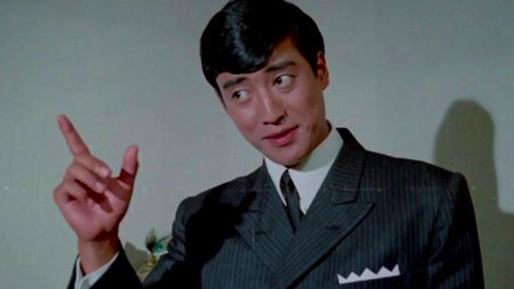 কিন্তু ‘আনন্দ’ ছবি এসে যাওয়ায় তিনি খলনায়কের চরিত্রে অভিনয় করতে চাননি। তারপর শত্রঘ্ন সিংহের কাছে যায় সুযোগ। কিন্তু বি আর চোপড়ার পছন্দ ছিল না শত্রঘ্নকে। তিনি খলনায়কের চরিত্রে নেন ড্যানিকেই।