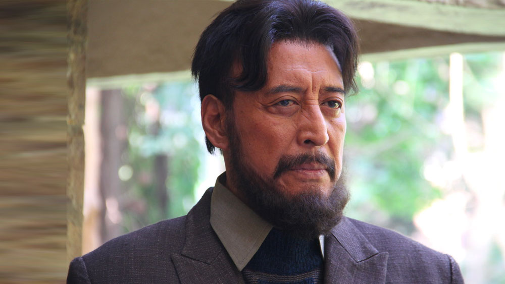 এই ছবি থেকেই ড্যানির একটি পুরনো ধারণাও ভেঙে যায়। তাঁর মনে হত, অমিতাভের সঙ্গে অভিনয় করলে তাঁকে কেউ দেখবে না। তাই এর আগে যত বার অমিতাভের সঙ্গে অভিনয়ের সুযোগ এসেছে, তিনি প্রত্যাখ্যান করেছেন।