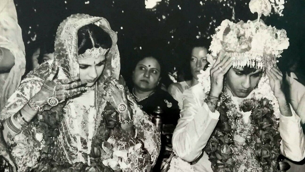 বাগদান হওয়ার পরেও ভেঙে যায় কুমার গৌরবের সঙ্গে রিমার বিয়ে। রাজ কপূরের পরিবর্তে কুমার গৌরব পরবর্তী সময়ে সুনীল দত্তের জামাই হন। দুই বছরের প্রেমপর্বের পরে ১৯৮৪ সালে তিনি বিয়ে করেন সুনীল দত্ত-নার্গিসের মেয়ে, সঞ্জয় দত্তের বোন নম্রতাকে। অন্যদিকে, পরিবারের আপত্তিতে দীর্ঘস্থায়ী হয়নি কুমার গৌরব এবং বিজেয়তার প্রেম।