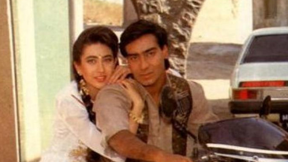 কোথাও কোথাও তো এমনও দাবি করা হয়েছিল, তাঁদের বিয়ে হয়ে গিয়েছে। এ প্রসঙ্গে করিশ্মার বক্তব্য ছিল, অত কম বয়সে তিনি কেরিয়ার ছাড়া বিয়ের কথা ভাবতেই পারেন না। তবে, তিনি মুখে যা-ই বলুন না কেন, শোনা যায়, অজয়ের হৃদয়ে কাজলের রাজপাট তিনি মেনে নিতে পারেননি।