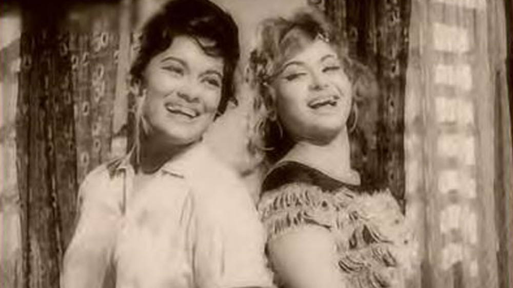 নায়িকা হিসেবে বেলাকে প্রথম দেখা গিয়েছিল ‘নাগিন অউর সপেরা’ ছবিতে। ১৯৬৬ তে মুক্তিপ্রাপ্ত এই ছবিতে বেলার বিপরীতে নায়ক ছিলেন মনোহর দেশাই। এর পাশাপাশি তাঁর ফিল্মোগ্রাফিতে উল্লেখযোগ্য বাকি ছবি হল ‘বন্দিনী’, ‘প্রফেসর’, ‘আম্রপালী’, ‘শিকার’, ‘প্রেমপত্র’, ‘জিদ্দি’, ‘চিত্রলেখা’, ‘পুনম কে রাত’, ‘বক্সার’, ‘অভিনেত্রী’ এবং ‘জয় সন্তোষী মা’।