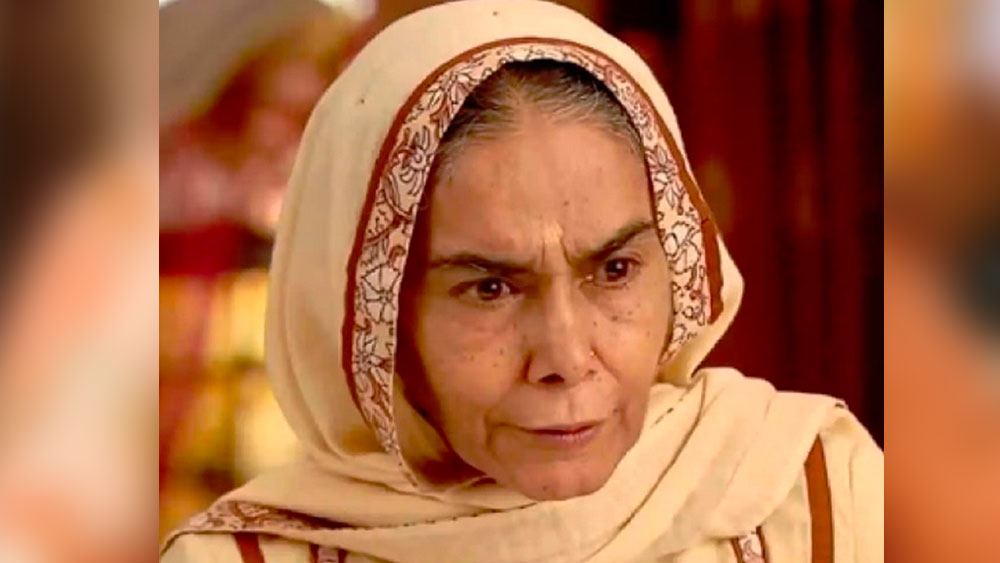 সুরেখার স্বামী হেমন্ত রেগে প্রয়াত হয়েছেন ২০০৯-এ।  ২০২১-এ  ১৬ জুলাই সকালে হৃদরোগে আক্রান্ত হয়ে  ৭৫ বছর বয়সে মৃত্যু হয় তাঁরও।  তাঁদের একমাত্র ছেলে রাহুল একজন শিল্পী।