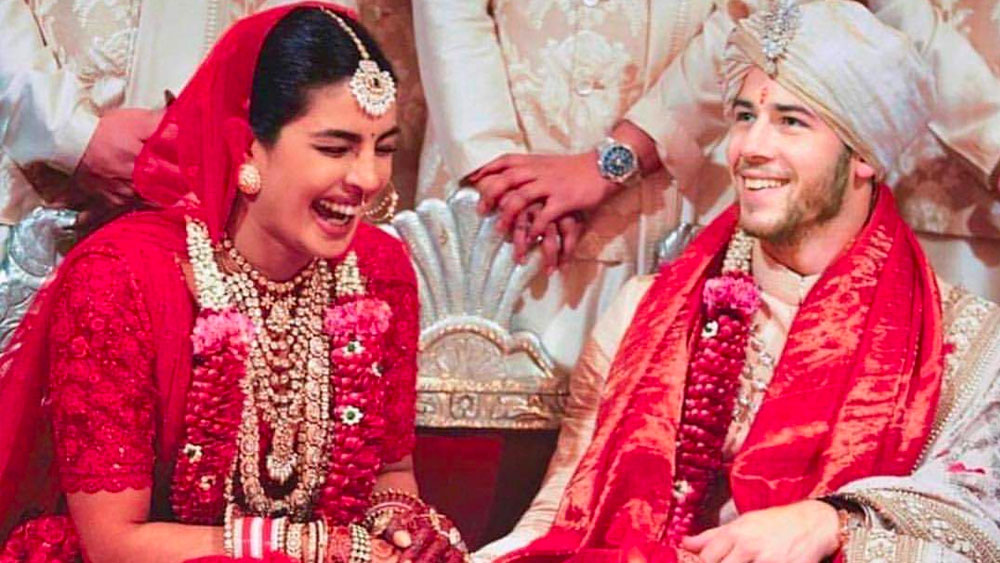 প্রথম সারির নায়িকা হওয়ার পাশাপাশি প্রিয়ঙ্কা এক জন প্রযোজকও। দীর্ঘ প্রেমপর্বের পরে ২০১৮ সালে তিনি বিয়ে করেছেন মার্কিন সঙ্গীতশিল্পী-অভিনেতা নিক জোনাসকে।