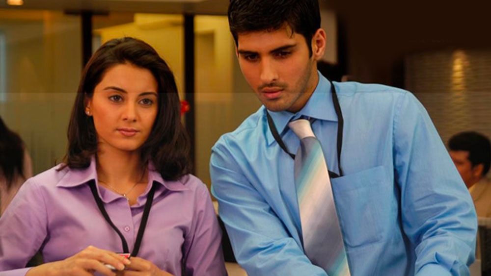 মডেলিং বা অভিনয়ের ইচ্ছে মনে জাগে কলেজজীবনে। দিল্লির মিরান্ডা হাউস থেকে অনেকেই এসেছেন বলিউডে। কলেজেই হাতখরচের জন্য মডেলিং করতে শুরু করেন মিনিষা।