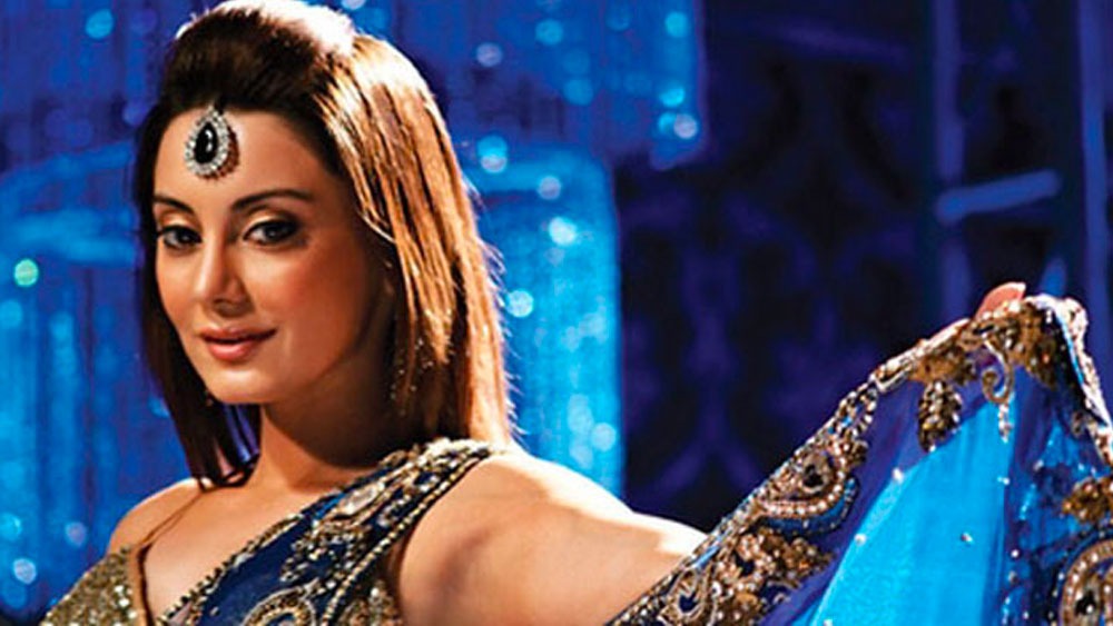 কিন্তু মিনিষার সঙ্গে পারিশ্রমিক নিয়ে রফা করতে পারেননি নির্মাতারা। শ‌েষ অবধি তাঁকে বাদ দিয়ে নেওয়া হয় কঙ্গনা রানাউতকে। যদিও ছবিটি শেষ অবধি চূড়ান্ত ব্যর্থ হয়।