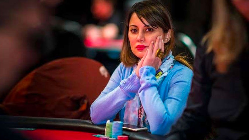 মিনিষা এখন প্রতিষ্ঠিত পোকার খেলোয়াড়। বিদেশের মতো দেশের বেশ কিছু পোকার টুর্নামেন্টেও অংশ নিয়েছেন। ইন্ডিয়ান পোকার টুর্নামেন্টে তিনি ছিলেন চতুর্থ স্থানে। ২০১৭ সালে লাস ভেগাসে প্রথম অংশ নেন পোকার-এর আন্তর্জাতিক টুর্নামেন্টে। গত বছর সেই টুর্নামেন্টেই পেয়েছেন ৬৪ নম্বর স্থান।