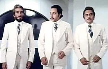 সেই সময় সুন্দরী মডেল শীলা রায়ের প্রেমে পড়েন সুধীর। অভিনেতা হিসেবে সুধীর যতটা জনপ্রিয় ছিলেন, বলিউডের গ্ল্যামার দুনিয়ায় তার চেয়েও বেশি ওঠাবসা ছিল শীলার। অল্প দিনের মধ্যেই তাঁদের প্রেম পরিণতি পায়। আগের পক্ষের এক সন্তান অশোককে নিয়ে সুধীরের সঙ্গে বিবাহবন্ধনে আবদ্ধ হন শীলা।