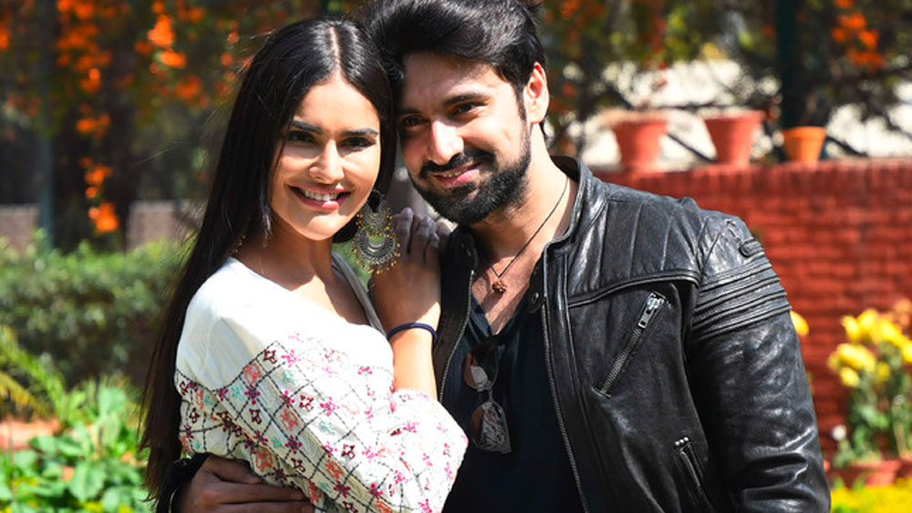 শেখর সুরী পরিচালিত এই ছবি তামিল ছবি ‘পোল্লাধবন’-এর অনুসরণে তৈরি। ছবিতে কর্ণের নায়িকা ভারতীয় বংশোদ্ভূত ব্রাজিলের মডেল নাতালিয়া কৌর। ২০ বছর পরে এ ছবিতে কামব্যাক করেছেন শিল্পা শিরোদকর। ২০১৭ সালে প্রয়াত বিনোদ খন্নারও শেষ ছবি এটি।