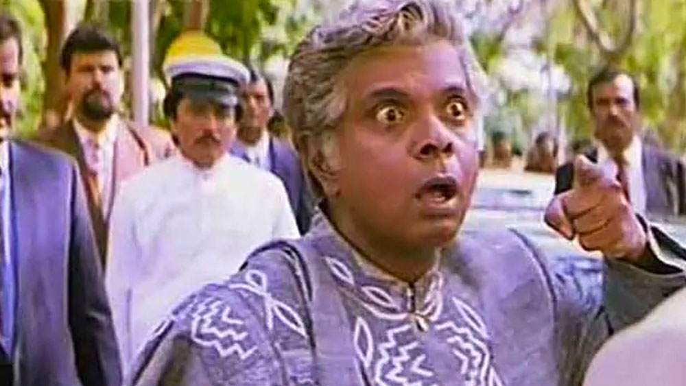 ধীরে ধীরে মঞ্চে অভিনয় আরও বাড়িয়ে দিলেন তিনি। থিয়েটার দুনিয়ায় তাঁর নতুন নাম হল সদাশিব অমরাপুরকর। কিন্তু সমস্যা দেখা দিল সংসারে। তাঁর বিয়ে হয়ে গিয়েছিল অল্প বয়সেই। কিন্তু তখনও পর্যন্ত কোনও উপার্জন ছিল না সদাশিবের। নাটকে অভিনয় করে শখ পূরণ হলেও পকেট ভরছিল না।