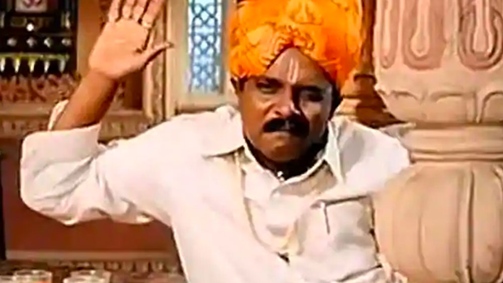 অভিনেতা পরিচয়ের বাইরেও নিজেকে মেলে ধরেছিলেন সদাশিব। পরিবেশ সংক্রান্ত বিভিন্ন বিষয়ে তাঁর ভূমিকা ছিল প্রশংসনীয়। ২০১৩ সালে এক হোলি পার্টিতে জলের যথেচ্ছ ব্যবহার নিয়ে তিনি প্রতিবাদ জানিয়েছিলেন। ক্ষরাপ্রবণ মহারাষ্ট্রে জলের এই ব্যবহার অপচয় বলে মনে হয়েছিল তাঁর। এই প্রতিবাদের মাসুলস্বরূপ তিনি জনরোষের শিকার হন। হিন্দি ছবির ডাকসাইটে এই খলনায়ক রীতিমতো প্রহৃত হন।