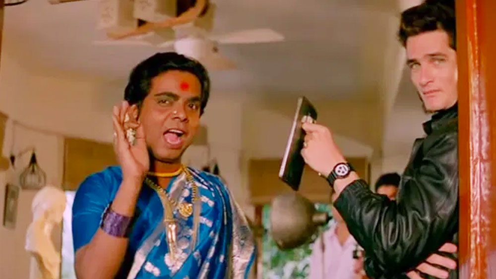 দীর্ঘ দিন ফুসফুসের সংক্রমণজনিত অসুখে ভোগার পরে ২০১৪-র নভেম্বর মাসে প্রয়াত হন অভিনেতা সদাশিব অমরাপুরকর। তাঁর ইচ্ছে ছিল, শৈশব যে গ্রামে কেটেছে, সেখানে শেষকৃত্য সম্পন্ন হোক। সেটাই করা হয়েছিল। তার আগে মুম্বইয়ে তাঁর নিথর দেহ রাখা ছিল শ্রদ্ধাজ্ঞাপনের জন্য। কিন্তু পরিচালক অনিল শর্মা, গোবিন্দ নিহালনি ও অভিনেতা রাজা মুরাদ ছাড়া ইন্ডাস্ট্রির কাউকে সেখানে দেখা যায়নি তাঁকে শ্রদ্ধাজ্ঞাপন করতে।