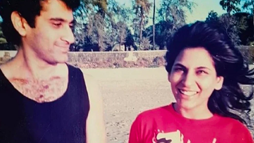 ডিভোর্সি এবং সাত বছরের বড় অর্চনার সঙ্গে ছেলের সম্পর্কে সায় ছিল না পরমীতের বাবা মায়ের। কিন্তু তা সত্ত্বেও প্রেয়সীর হাত ছাড়েননি পরমীত। যখন লিভ ইন করতেন, তখন অর্চনা পরিচিতি পেয়ে গিয়েছেন ইন্ডাস্ট্রিতে। অন্য দিকে পরমীত চেষ্টা করে চলেছেন।