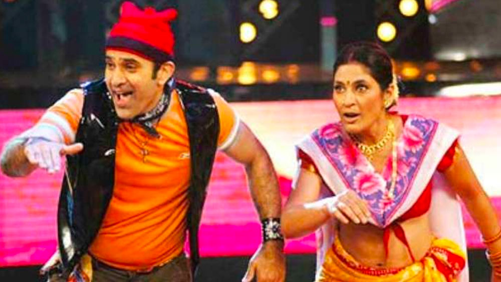 অতীতের সাহসী দৃশ্যে অভিনয় করা অর্চনা ধীরে ধীরে নিজেকে প্রতিষ্ঠা করলেন কৌতুকাভিনেত্রী হিসেবেও। তিনি বিশ্বাস করেন, সিনেমার তুলনায় অনেক বেশি জনপ্রিয়তা ও পরিচিতি পেয়েছেন ছোট পর্দায়। তাঁর ধারনা, শুধু সিনেমায় অভিনয় করে গেলে হয়তো আজ হারিয়েই যেতেন ইন্ডাস্ট্রি থেকে।