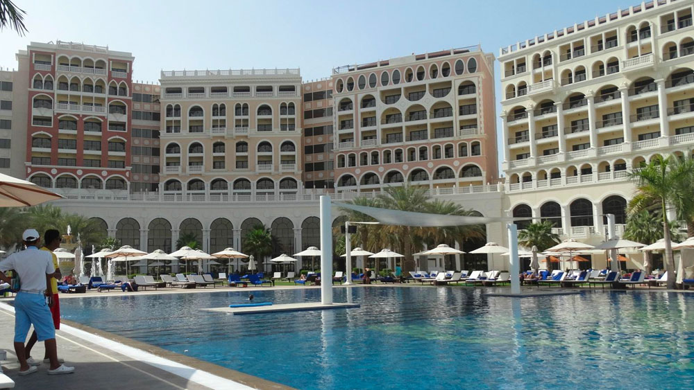 আবু ধাবির রিৎজ কার্লটন হোটেলে উঠেছে কলকাতা নাইট রাইডার্স।